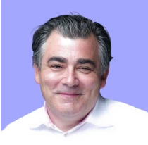 Joe DosSantos headshot